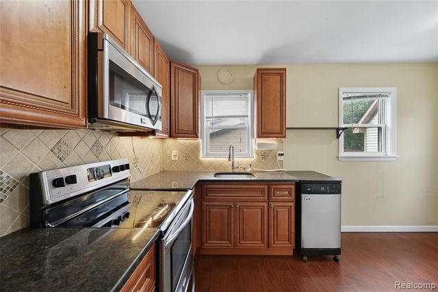 1797 Manse Road, Waterford, MI 48328