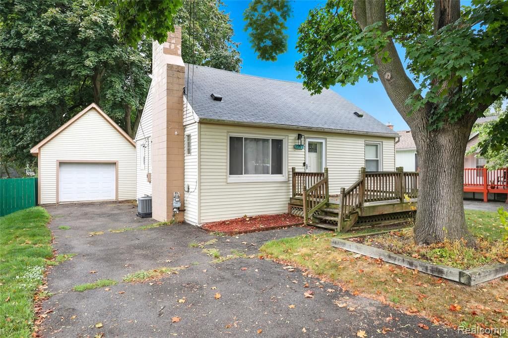 1797 Manse Road, Waterford, MI 48328