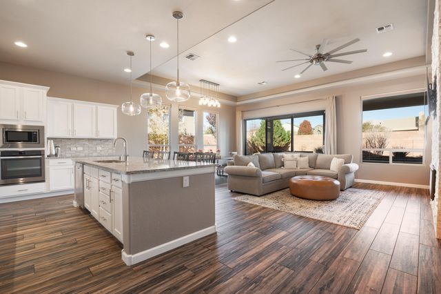 7423 Molas Road NW, Albuquerque, NM 87114