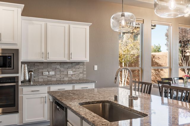 7423 Molas Road NW, Albuquerque, NM 87114