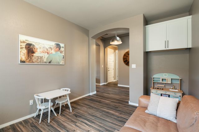 7423 Molas Road NW, Albuquerque, NM 87114