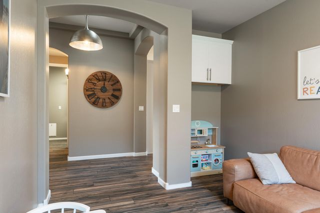 7423 Molas Road NW, Albuquerque, NM 87114