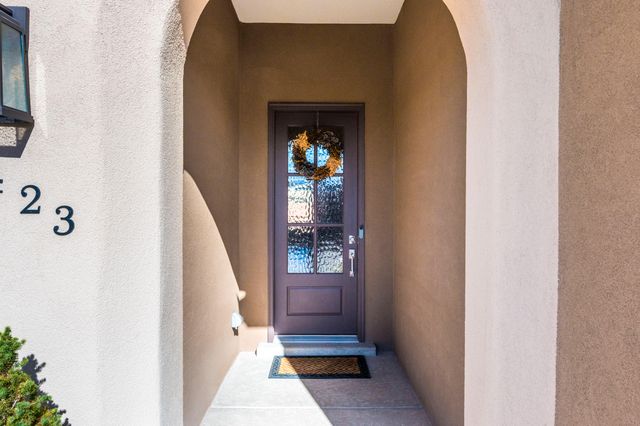 7423 Molas Road NW, Albuquerque, NM 87114