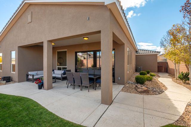 7423 Molas Road NW, Albuquerque, NM 87114