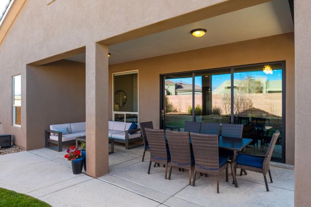 7423 Molas Road NW, Albuquerque, NM 87114