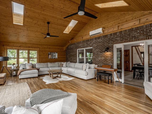 1546 E Osprey Drive, Greenfield, IN 46140