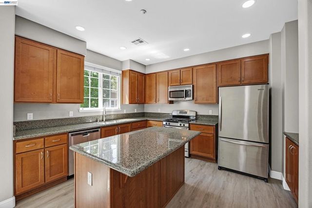 259 Birch Creek Dr, Pleasanton, CA 94566
