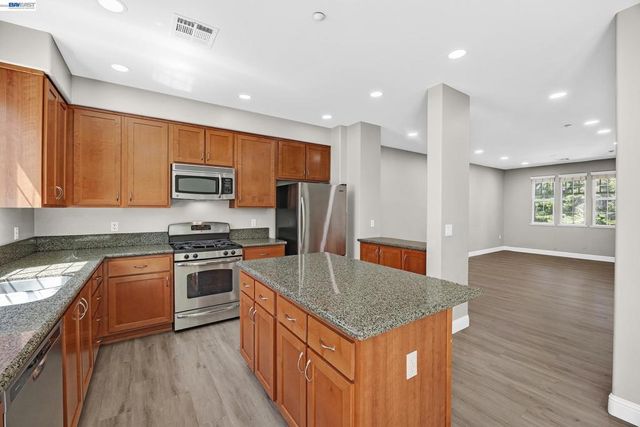 259 Birch Creek Dr, Pleasanton, CA 94566