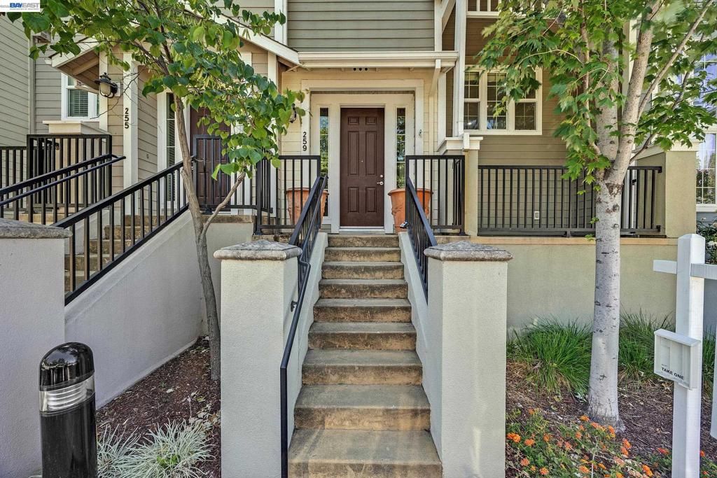 259 Birch Creek Dr, Pleasanton, CA 94566