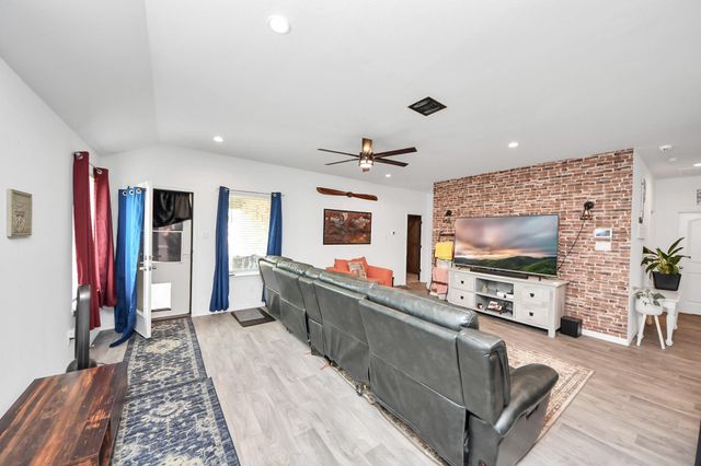 403 Blanco Lane, Dayton, TX 77535