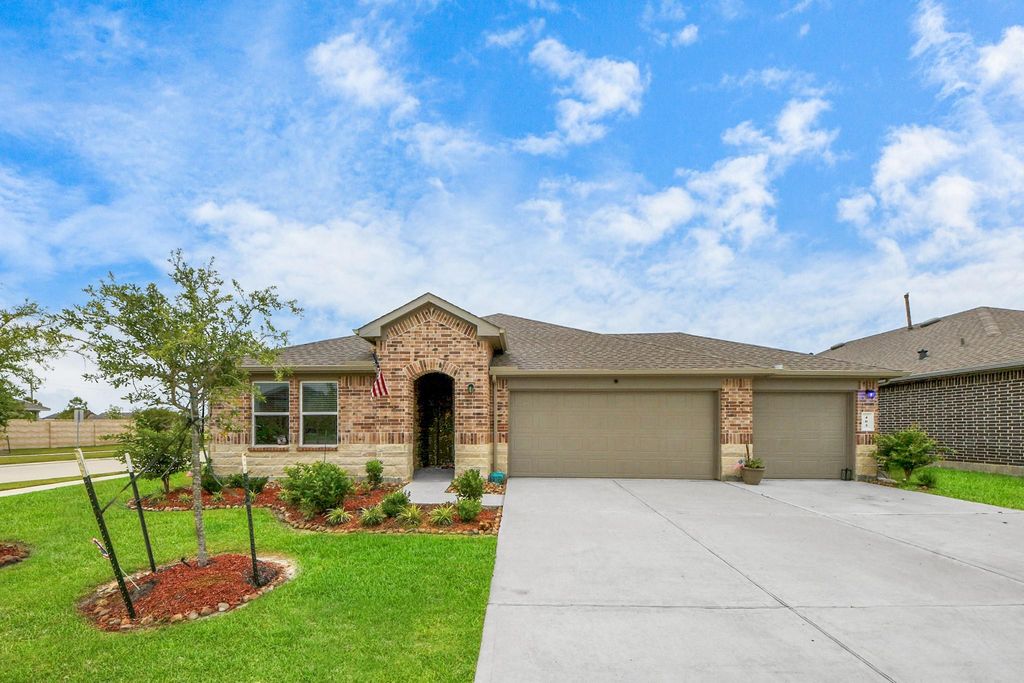 403 Blanco Lane, Dayton, TX 77535