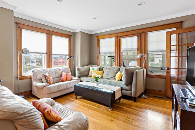 83 Davis Straits, Falmouth, MA 02540