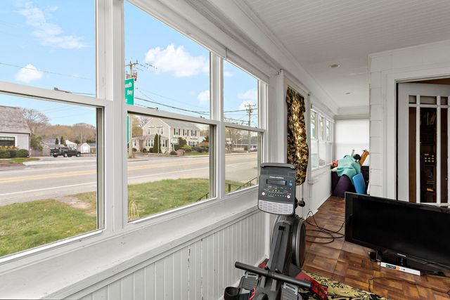 83 Davis Straits, Falmouth, MA 02540