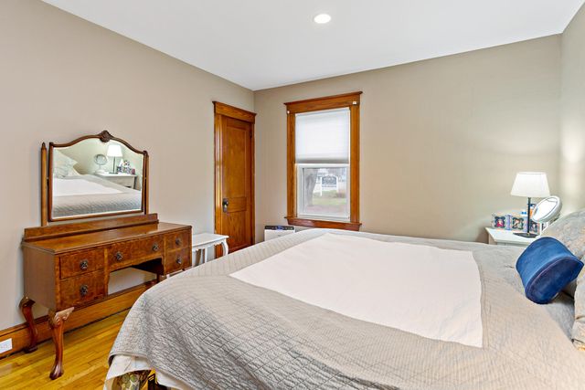 83 Davis Straits, Falmouth, MA 02540