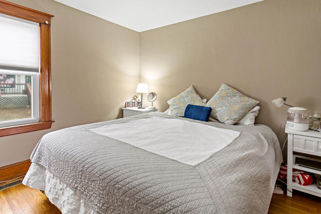 83 Davis Straits, Falmouth, MA 02540