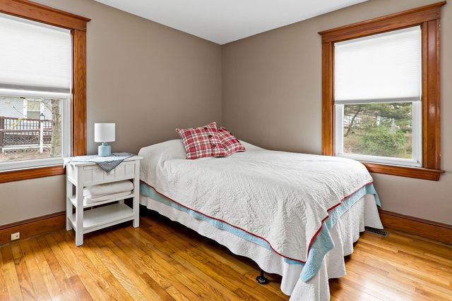 83 Davis Straits, Falmouth, MA 02540