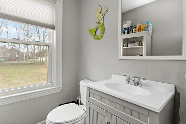 83 Davis Straits, Falmouth, MA 02540