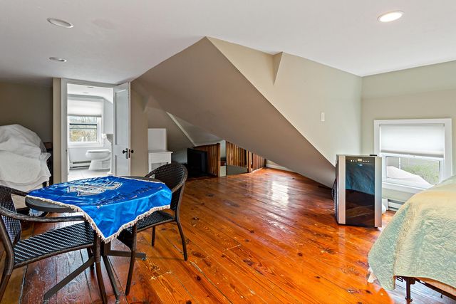 83 Davis Straits, Falmouth, MA 02540