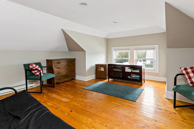 83 Davis Straits, Falmouth, MA 02540