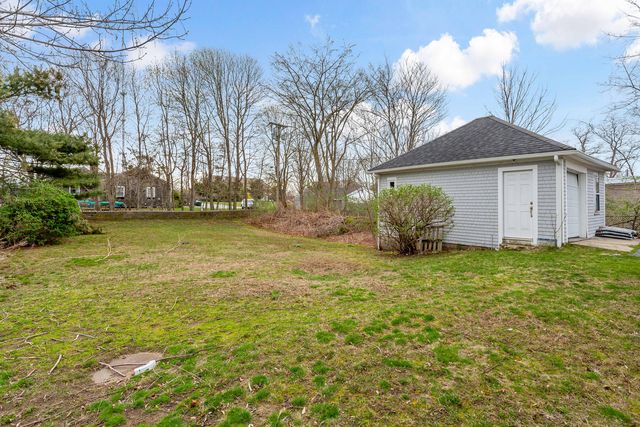 83 Davis Straits, Falmouth, MA 02540