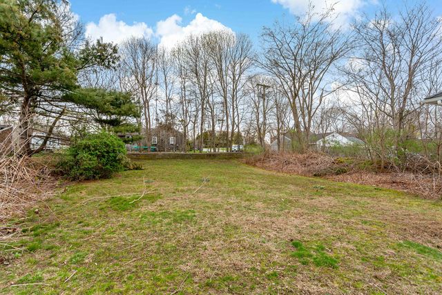 83 Davis Straits, Falmouth, MA 02540