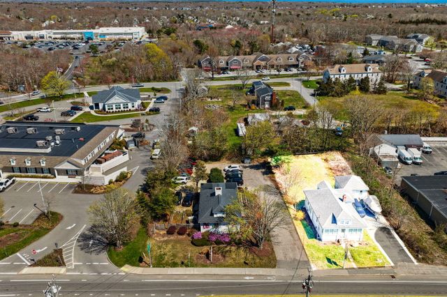 83 Davis Straits, Falmouth, MA 02540