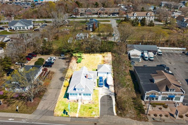 83 Davis Straits, Falmouth, MA 02540