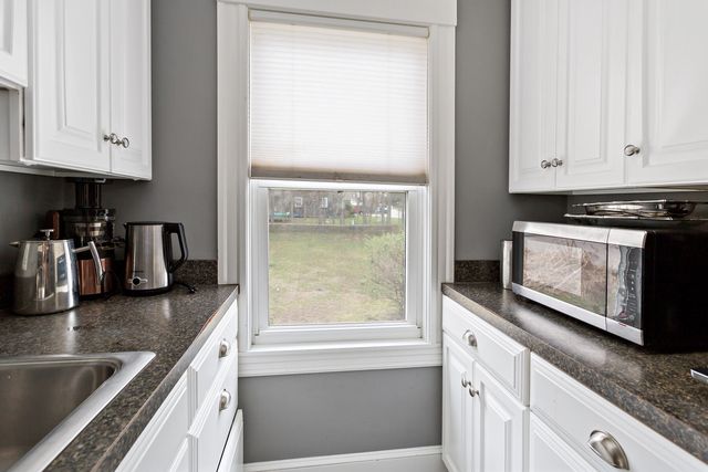 83 Davis Straits, Falmouth, MA 02540