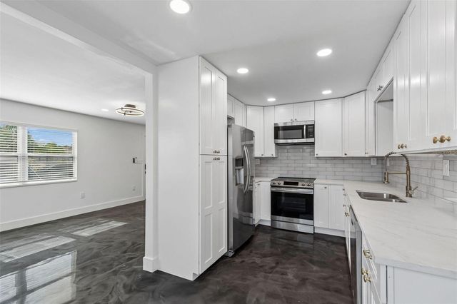 4125 GROVE, St Petersburg, FL 33705