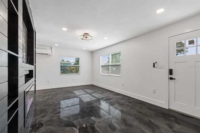 4125 GROVE, St Petersburg, FL 33705