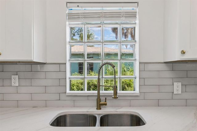 4125 GROVE, St Petersburg, FL 33705