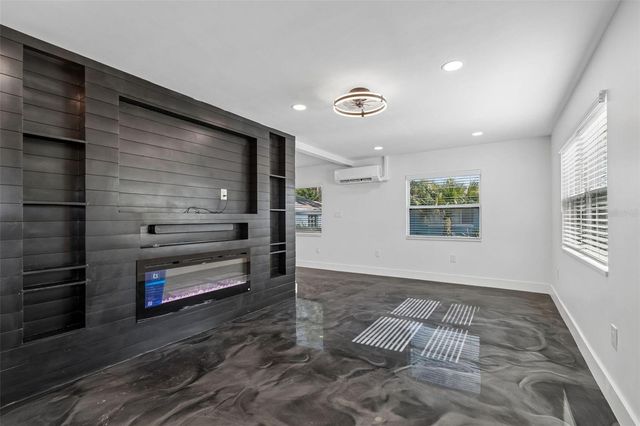 4125 GROVE, St Petersburg, FL 33705