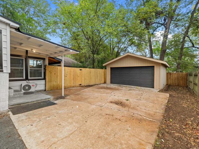 206 N Elm Street, Beebe, AR 72012