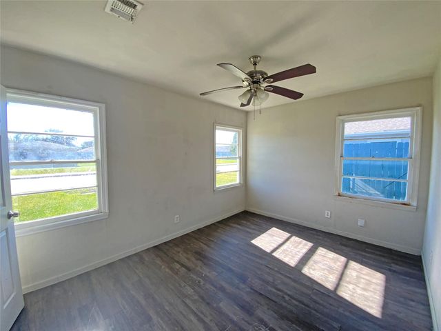 1736 Lynn Lane, Freeport, TX 77541