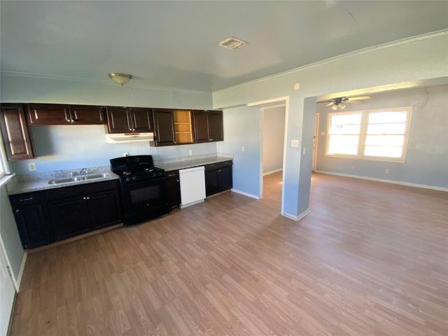 1736 Lynn Lane, Freeport, TX 77541