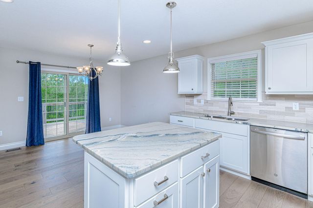 5200 SHOAL CREEK CT, Columbia, MO 65201