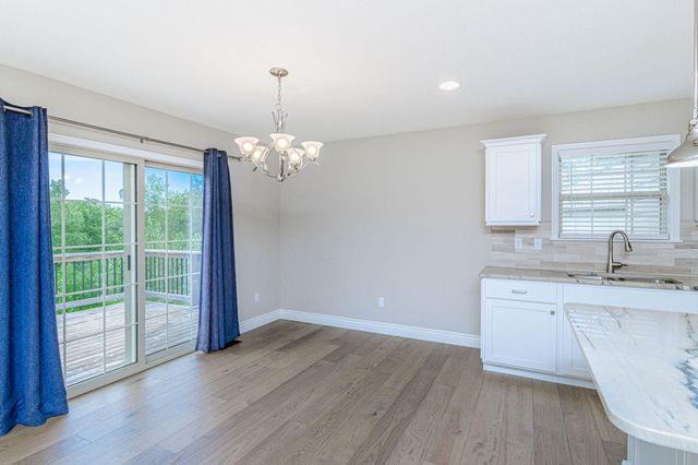 5200 SHOAL CREEK CT, Columbia, MO 65201