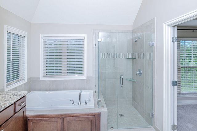 5200 SHOAL CREEK CT, Columbia, MO 65201