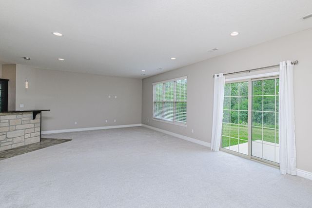 5200 SHOAL CREEK CT, Columbia, MO 65201