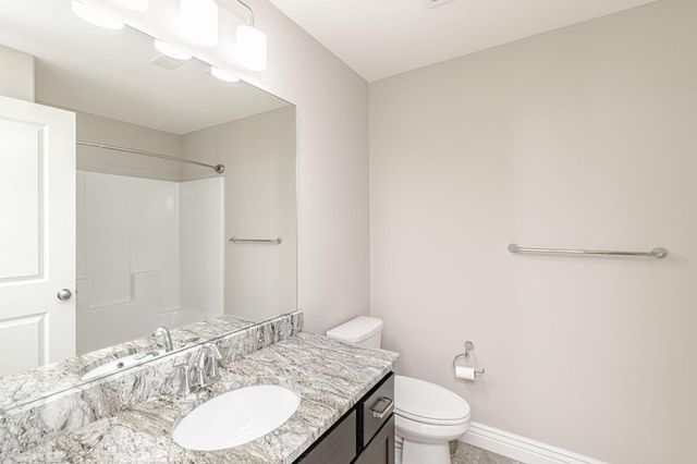 5200 SHOAL CREEK CT, Columbia, MO 65201