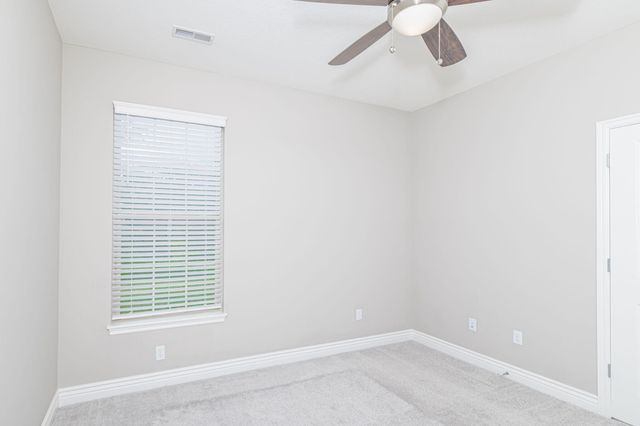 5200 SHOAL CREEK CT, Columbia, MO 65201