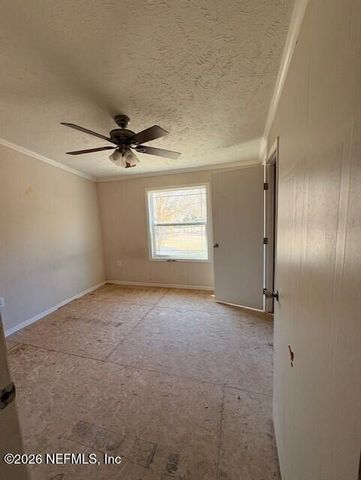 390 E RIVER Road, East Palatka, FL 32131