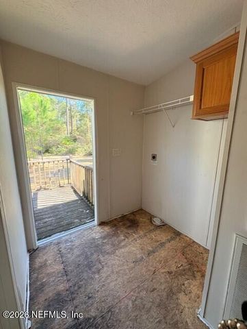 390 E RIVER Road, East Palatka, FL 32131