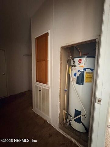 390 E RIVER Road, East Palatka, FL 32131