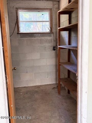 390 E RIVER Road, East Palatka, FL 32131