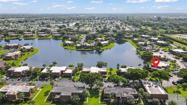 11927 SW 13th Ct -, Davie, FL 33325