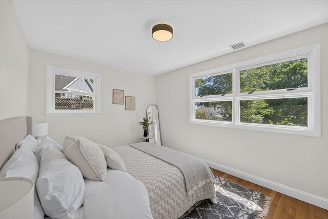 8 Everett St, Wakefield, MA 01880
