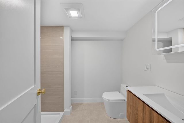 8 Everett St, Wakefield, MA 01880