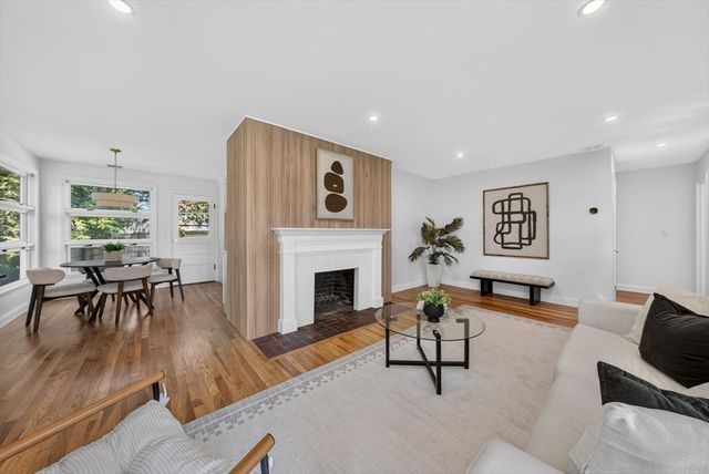 8 Everett St, Wakefield, MA 01880