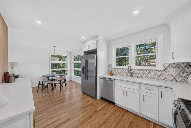 8 Everett St, Wakefield, MA 01880